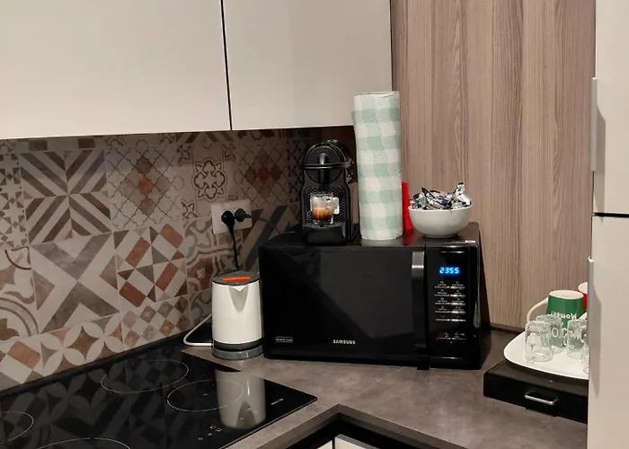 - Vatican Aparthotel 4*